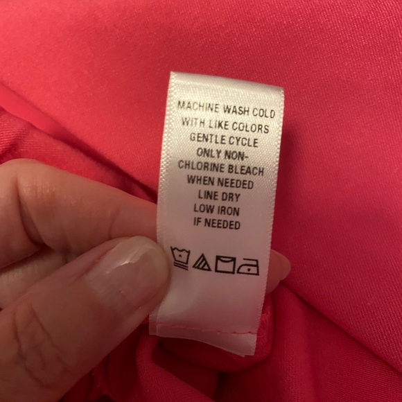 Counterparts Women’s Plus Pink Stretch Capris with Split Hem Accents - 22W - Picture 5 of 7